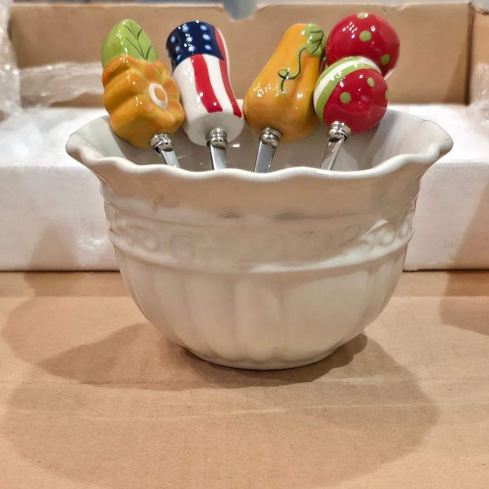 Celebrating Home Stoneware 5‎ Piece Serving Set Bowl 4 Seasonal Spoons 93513 NEW